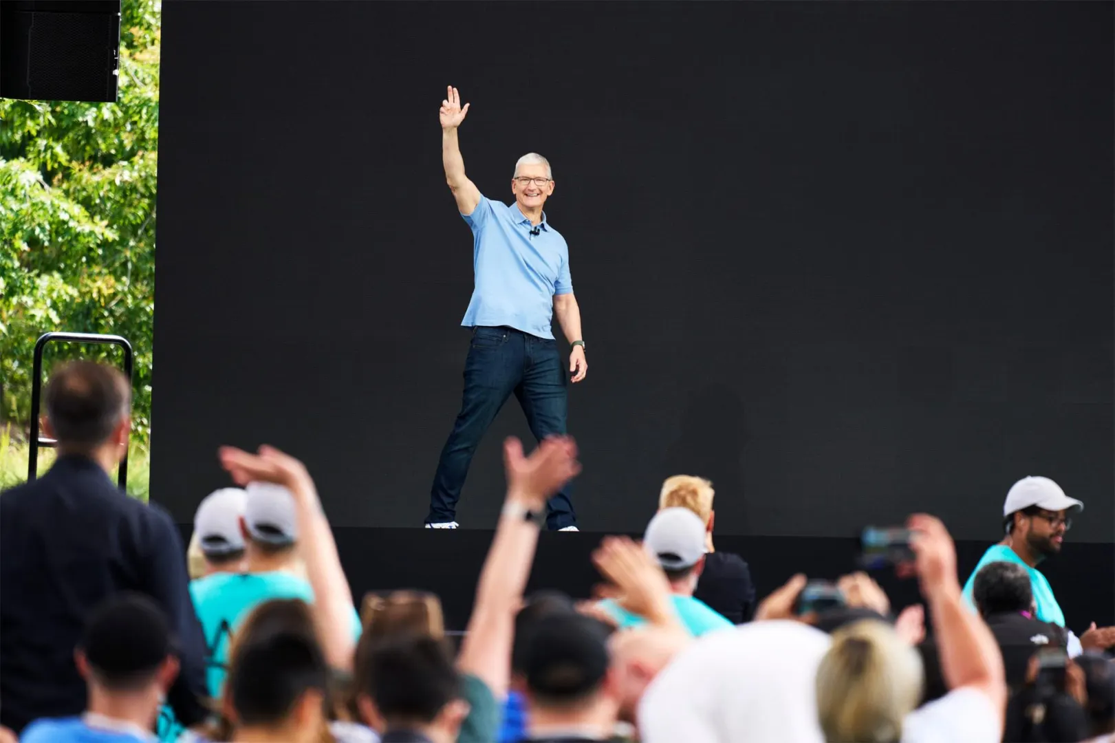 Tim Cook sur scène lors d’une keynote Apple avant la transition