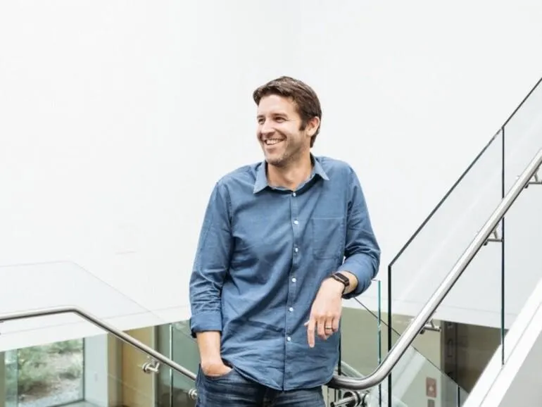 Portrait de John Ternus, nouveau CEO d’Apple